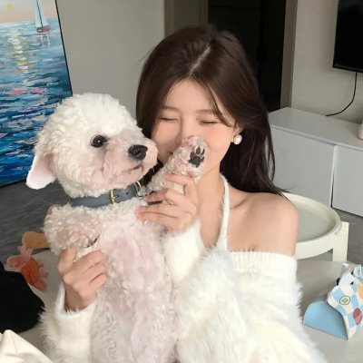 九顶假发的女孩